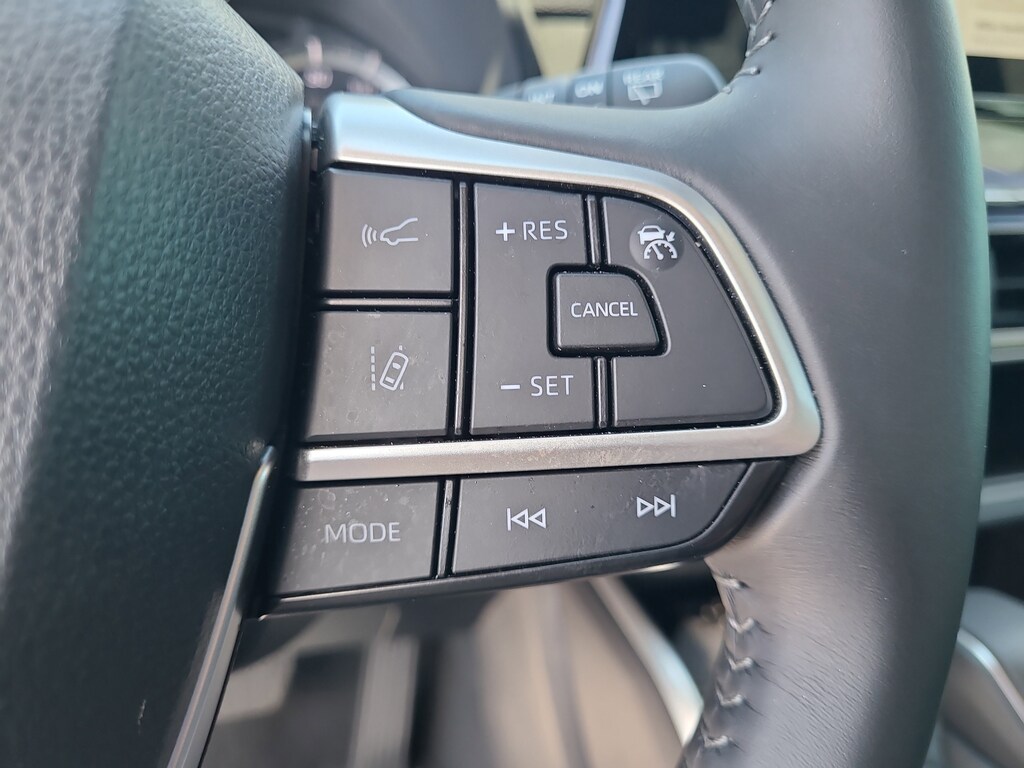 2024 Toyota Highlander LE photo 21