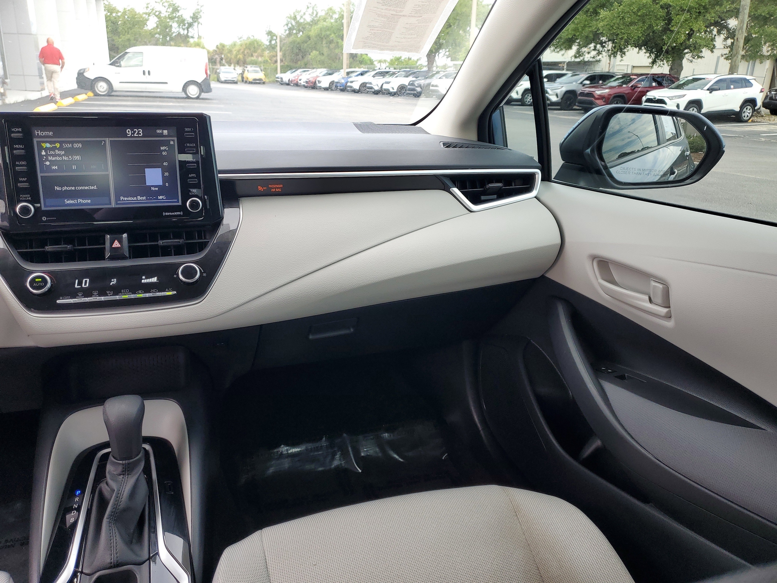 2022 Toyota Corolla LE - Photo 13