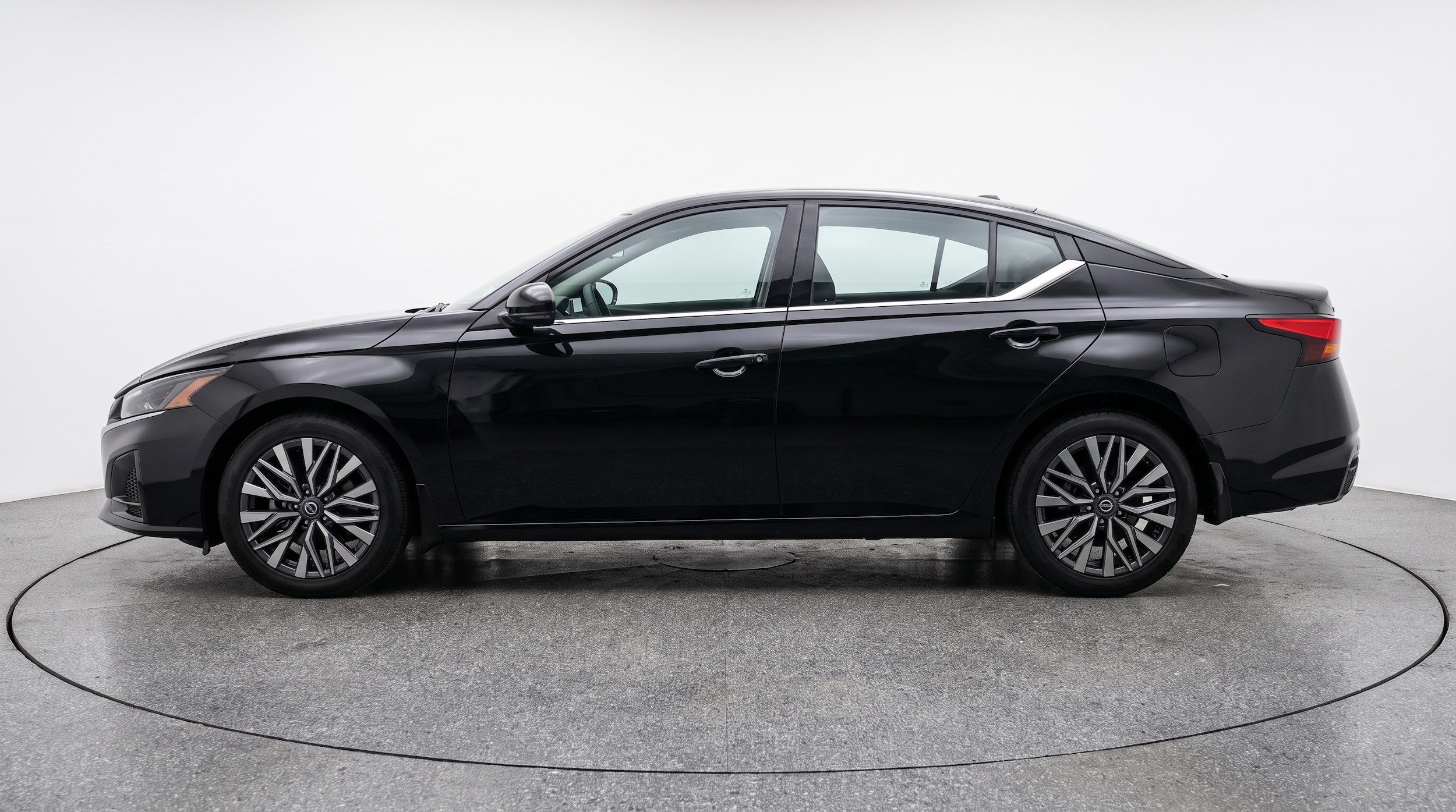 Thumbnail: 2025 Nissan Altima - 4