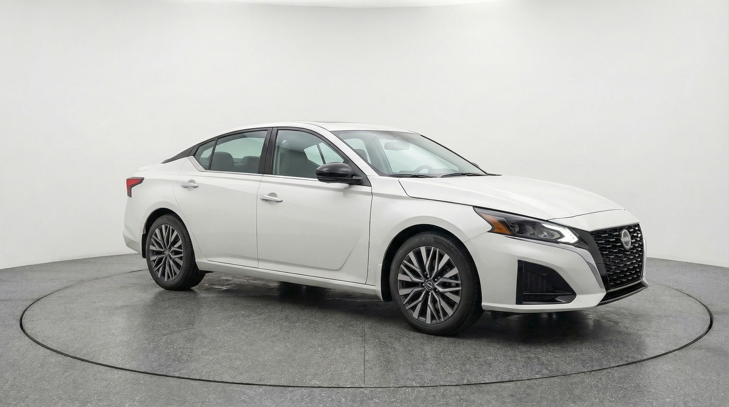 Thumbnail: 2025 Nissan Altima - 1