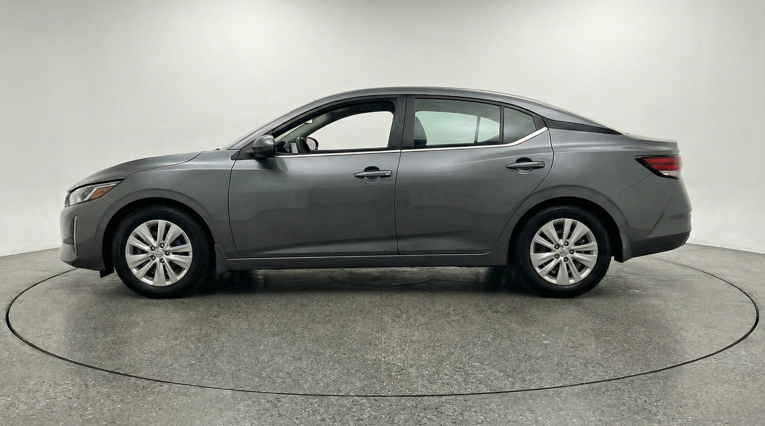 Thumbnail: 2025 Nissan Sentra - 4