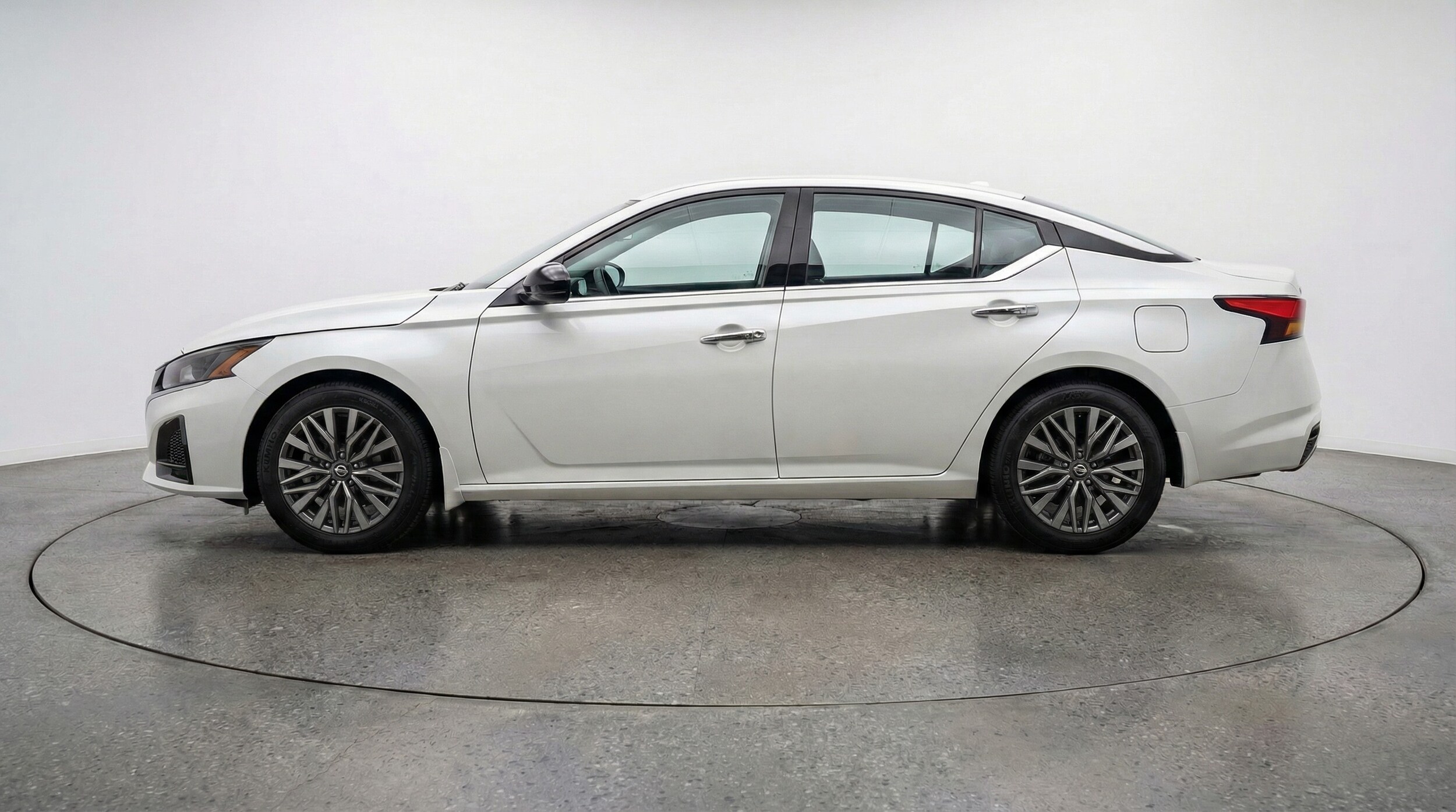 Thumbnail: 2025 Nissan Altima - 4