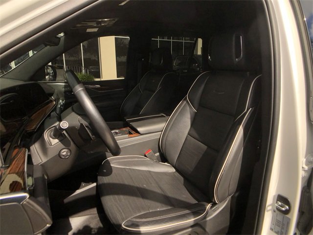 2022 Cadillac Escalade Premium Luxury photo 2