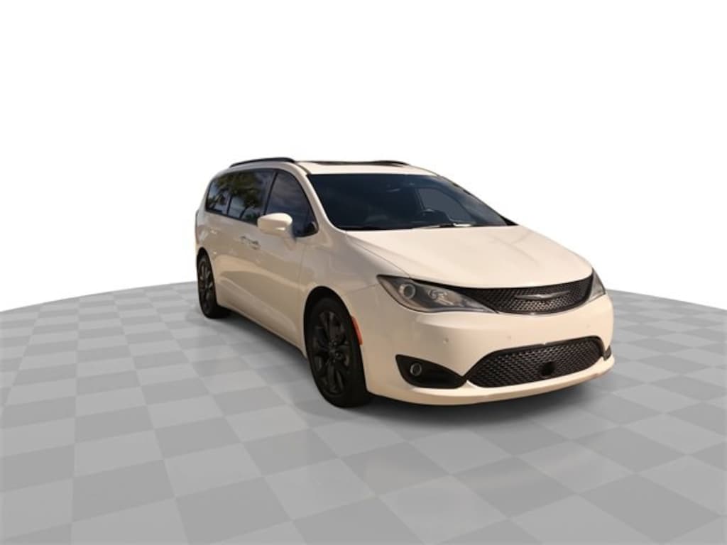 Used 2019 Chrysler Pacifica Touring L Plus Minivan