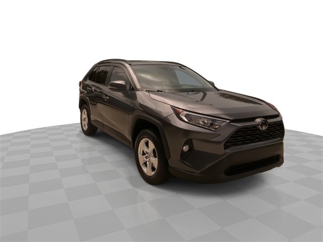 2021 Toyota RAV4 XLE photo 3