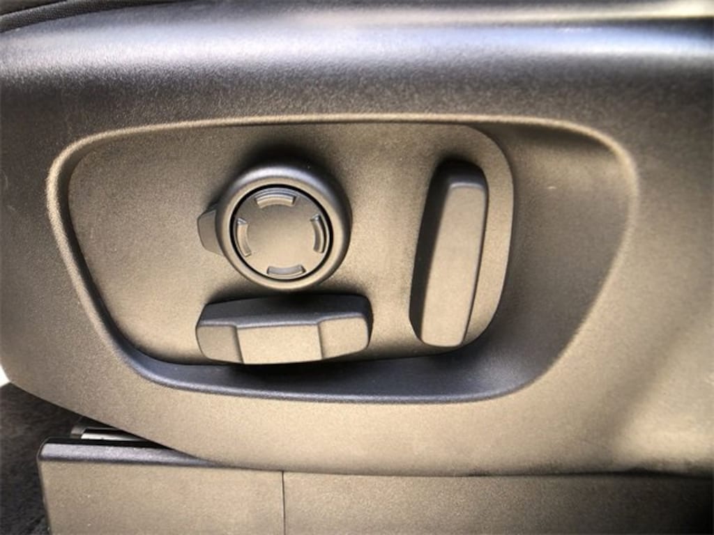 Used 2024 Land Rover Discovery S