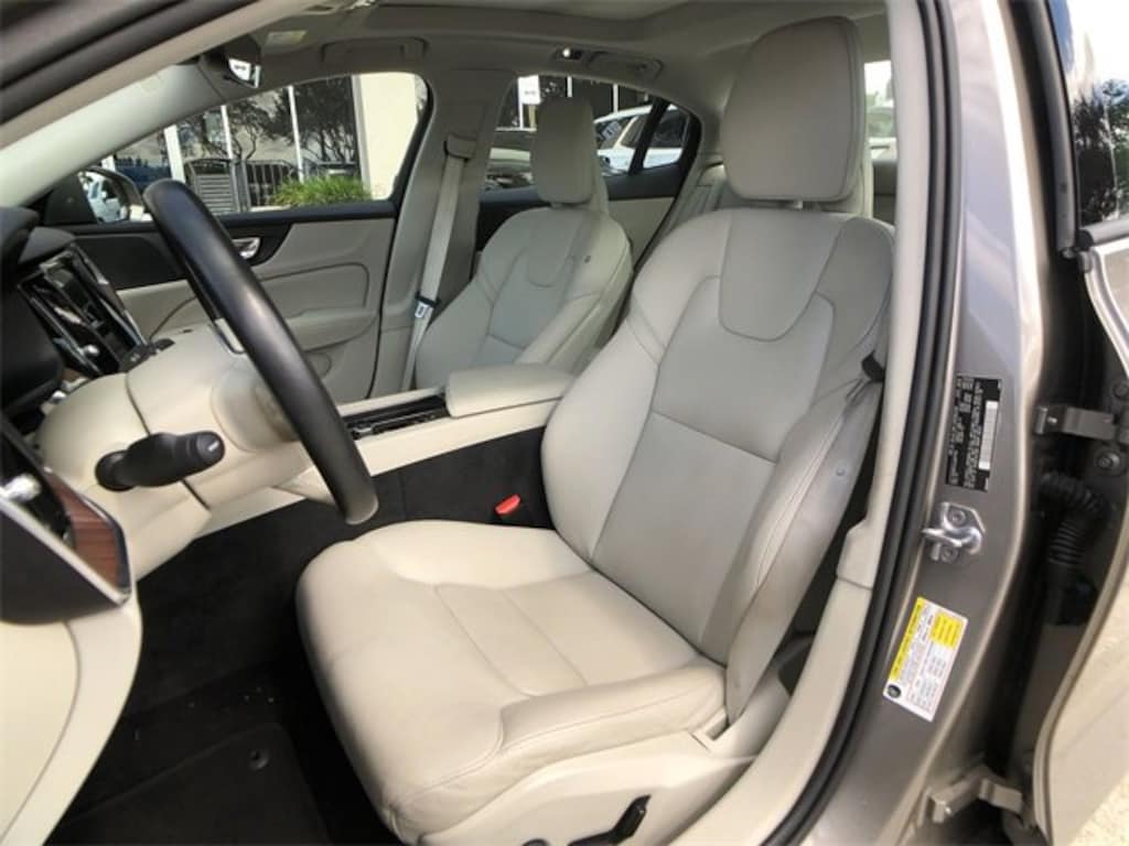 Used 2020 Volvo S60 T5 Momentum Sedan