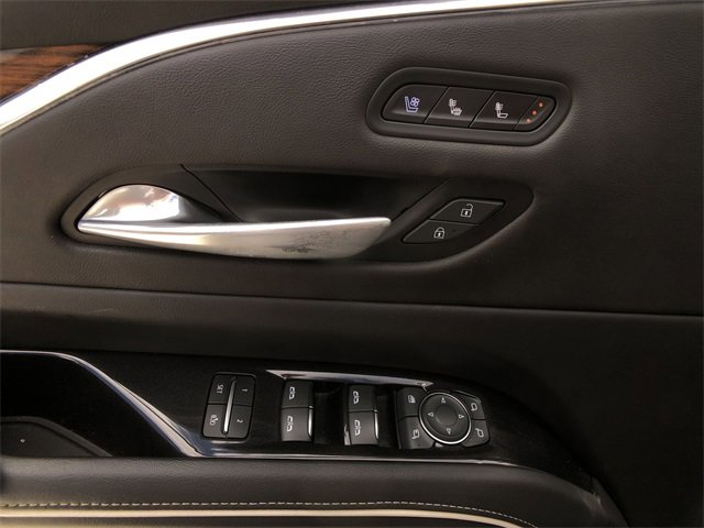 2022 Cadillac Escalade Premium Luxury photo 4