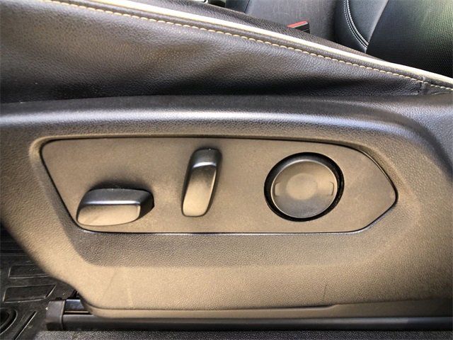 2022 Gmc Yukon SLT photo 3