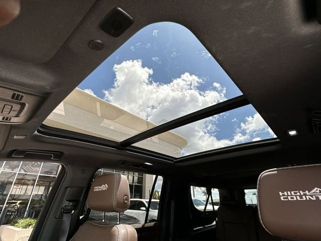 2023 Chevrolet Suburban High Country - Photo 14