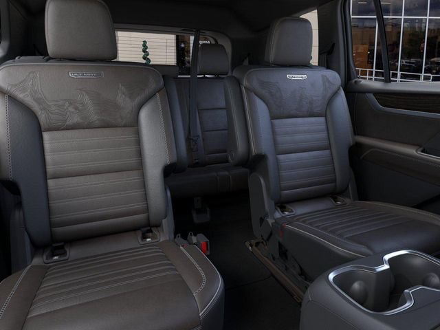 2026 GMC Acadia Denali Ultimate - Photo 17
