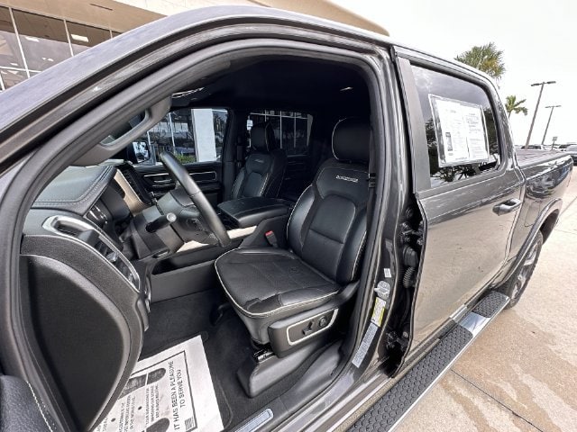 2019 RAM Ram 1500 Pickup Laramie - Photo 18