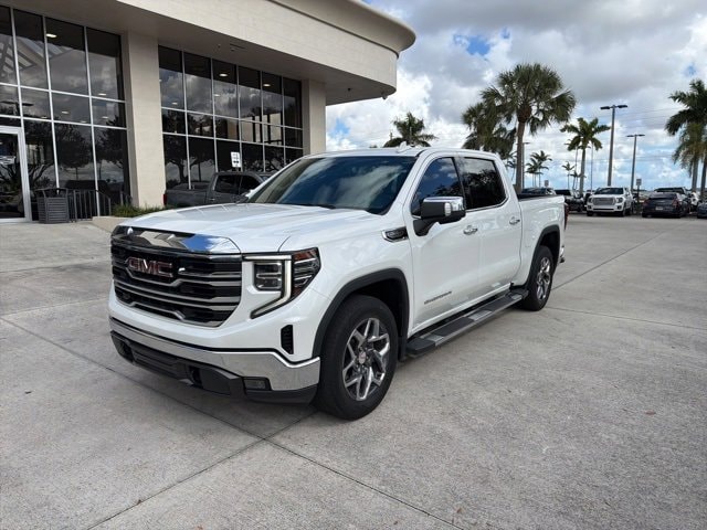 2022 GMC Sierra SLT's photo