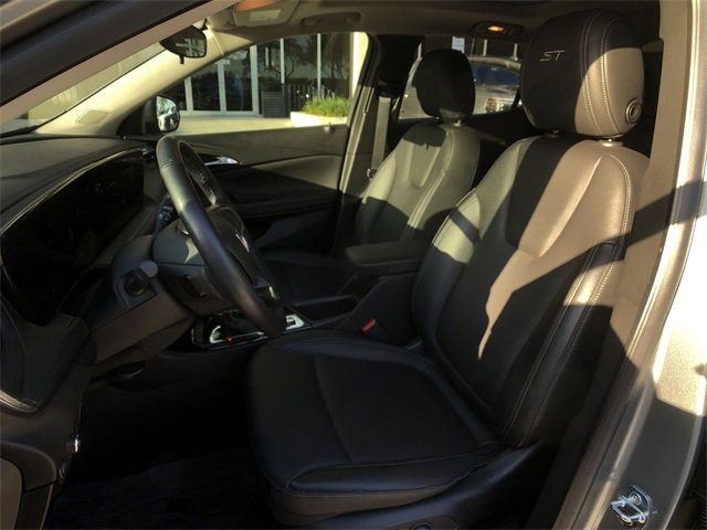 2024 Buick Encore GX Sport Touring photo 2