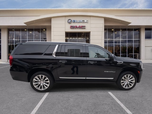 2023 GMC Yukon XL Denali - Photo 16