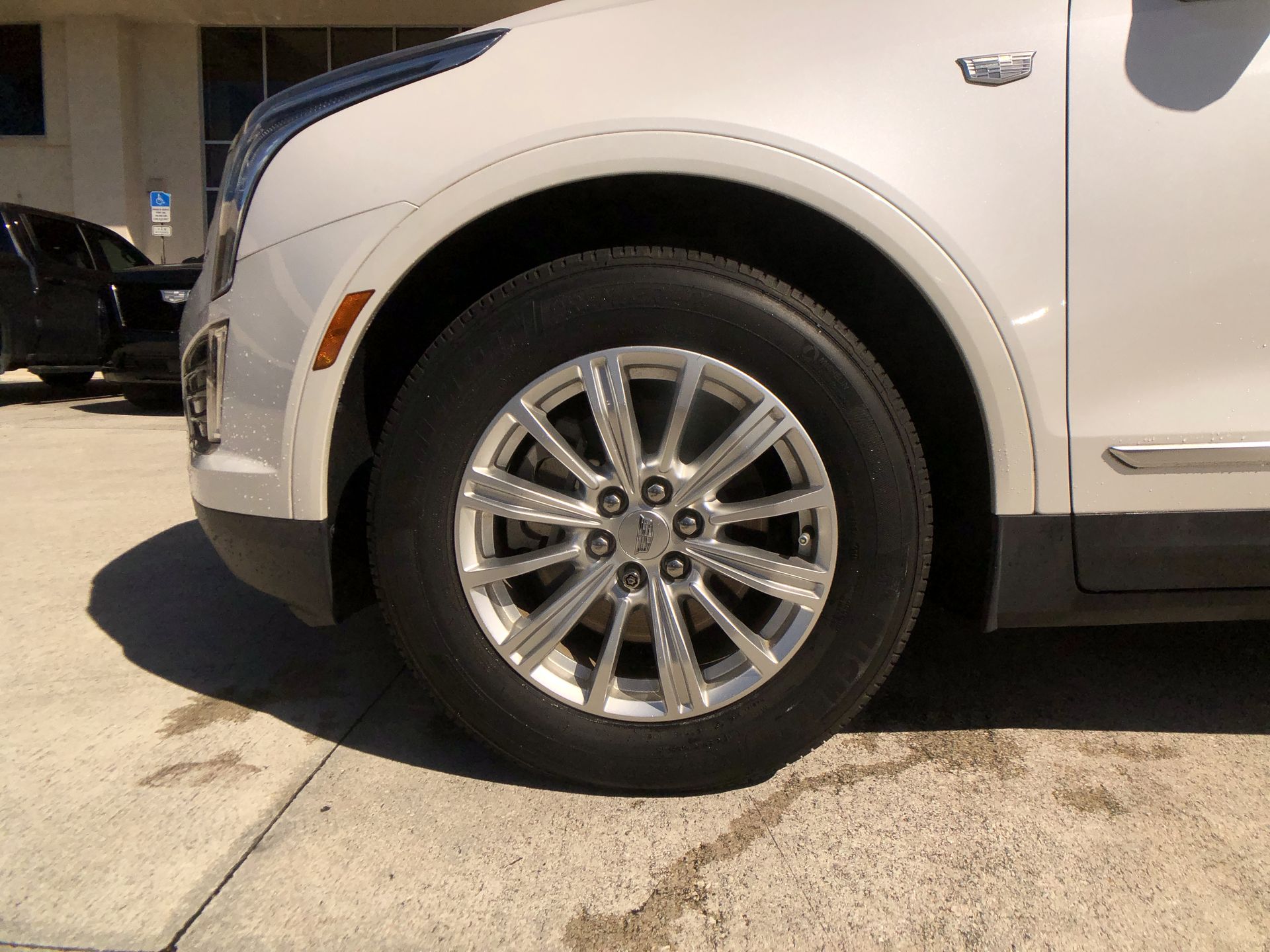 2018 Cadillac XT5 photo 2