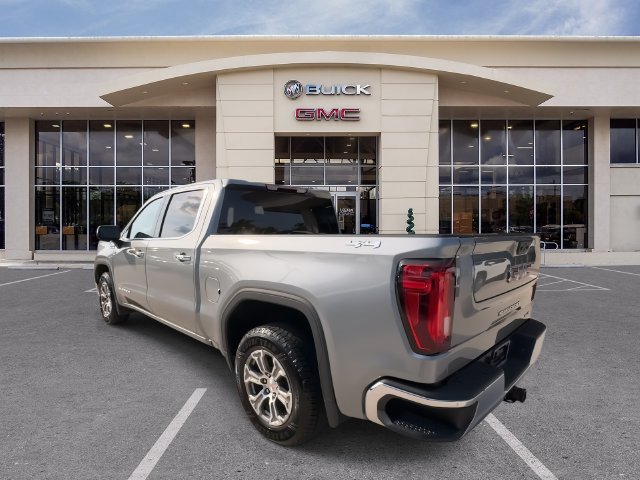 2025 GMC Sierra 1500 SLT - Photo 11