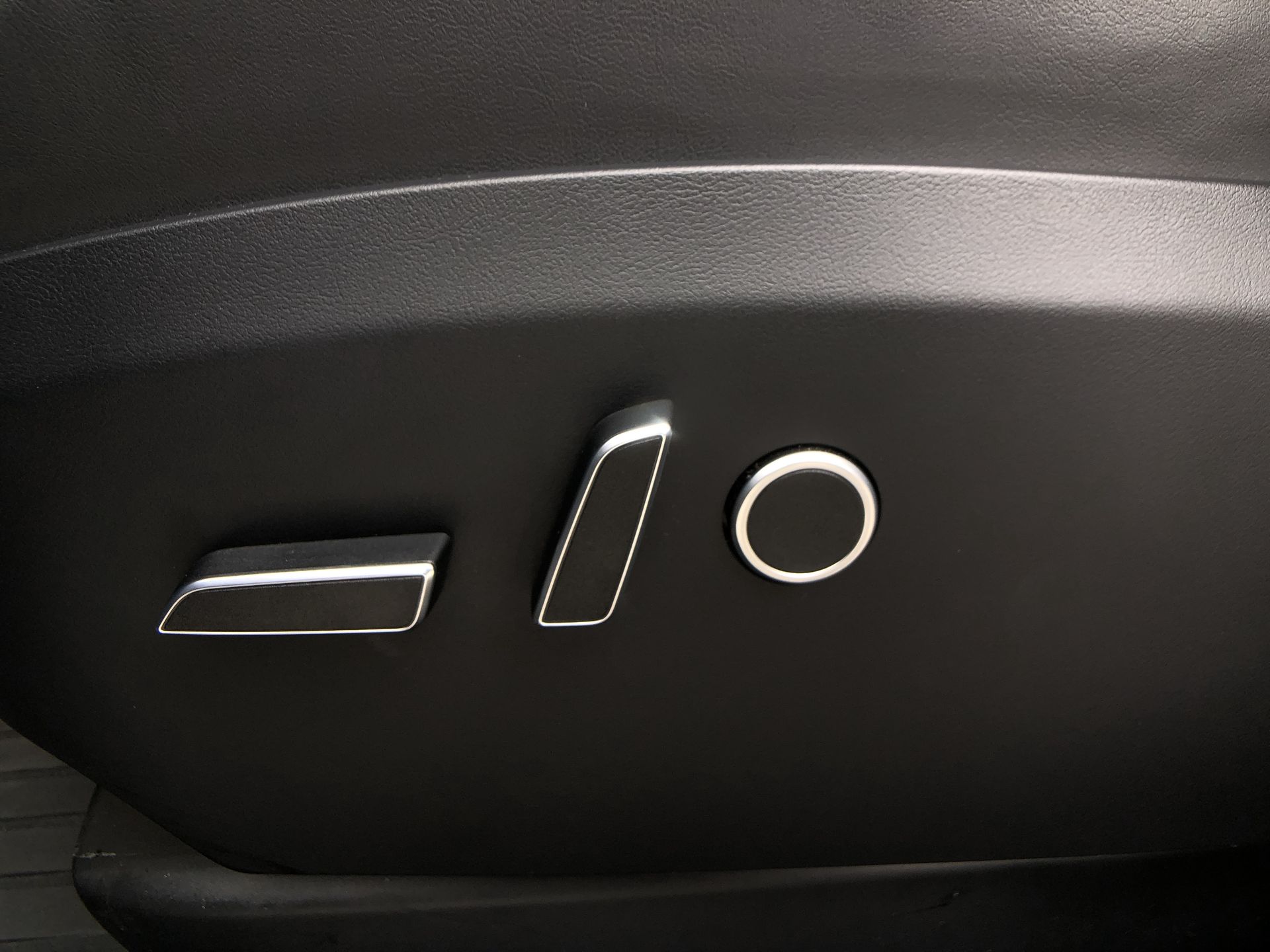 2022 Tesla Model X Plaid photo 4