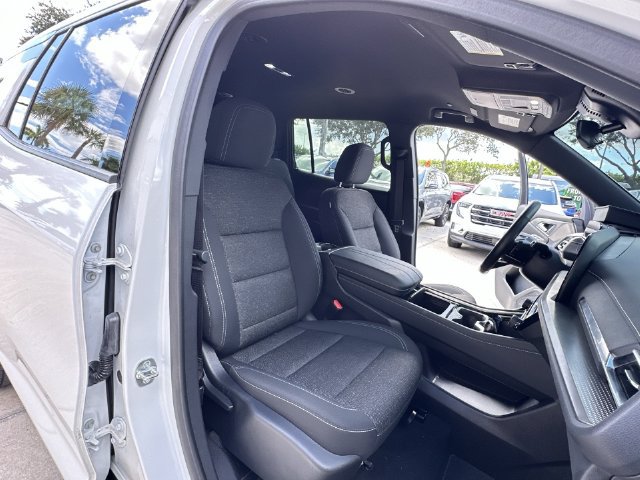 2024 Chevrolet Traverse LS - Photo 33