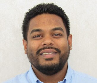 Staff member STEVEN SUNDAR from b34b8f4871ee