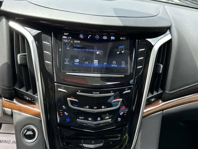 2020 Cadillac Escalade Premium Luxury - Photo 24