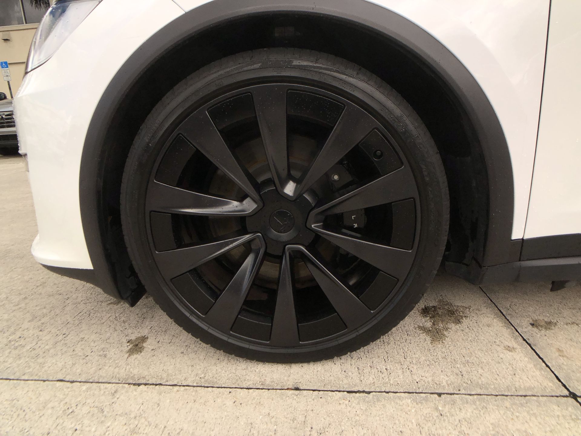 2022 Tesla Model X Plaid photo 2