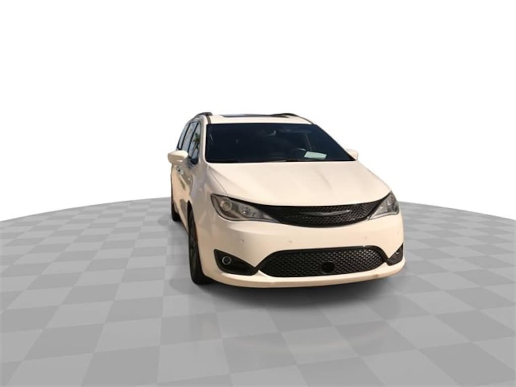 Used 2019 Chrysler Pacifica Touring L Plus Minivan