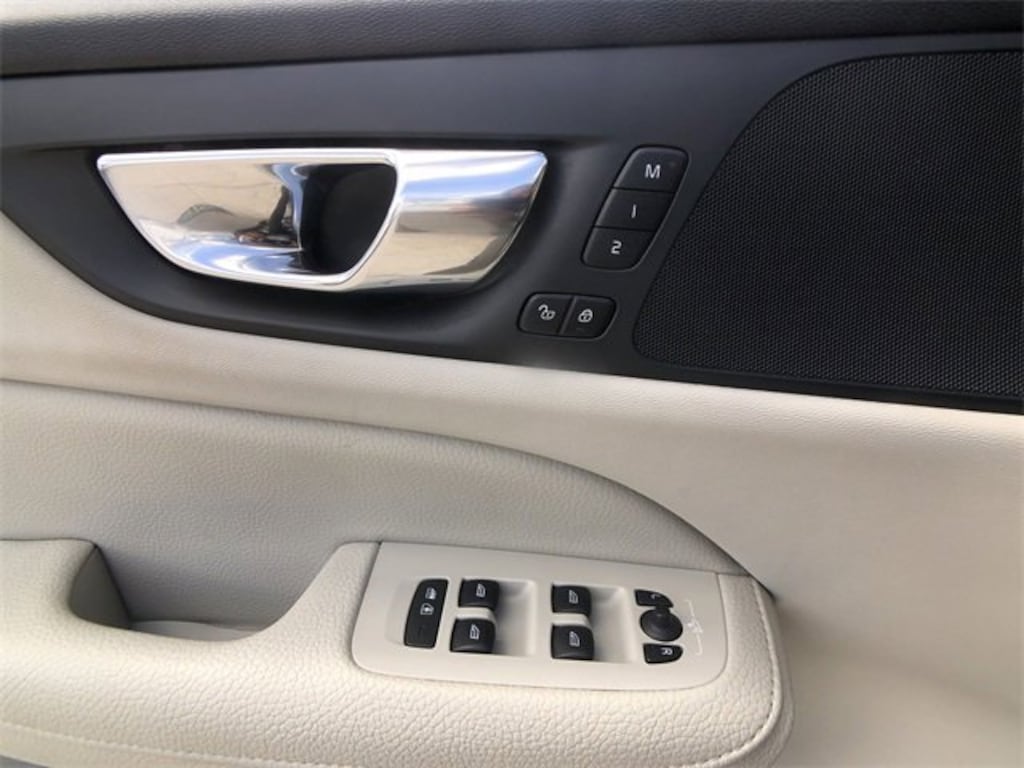 Used 2020 Volvo S60 T5 Momentum Sedan