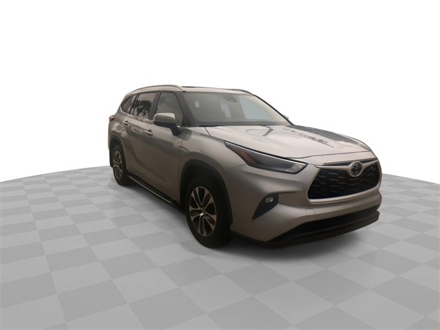 2024 Toyota Highlander XLE photo 3