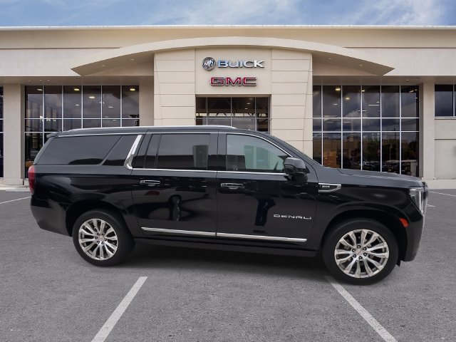 2023 GMC Yukon XL Denali - Photo 17