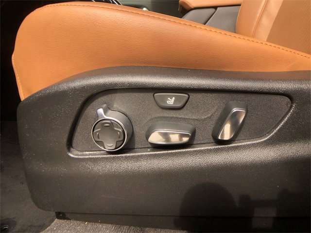 2024 Cadillac XT4 Premium Luxury photo 4