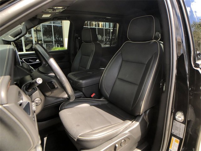 2023 Chevrolet Suburban Premier photo 3