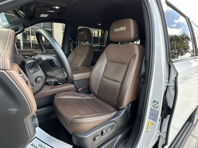 2023 Chevrolet Suburban High Country - Photo 3