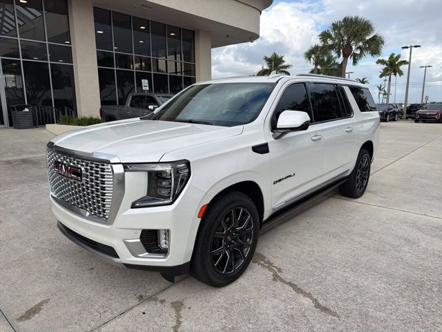 2023 GMC Yukon XL Denali's photo