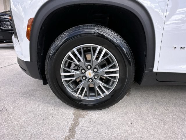 2024 Chevrolet Traverse LS - Photo 18
