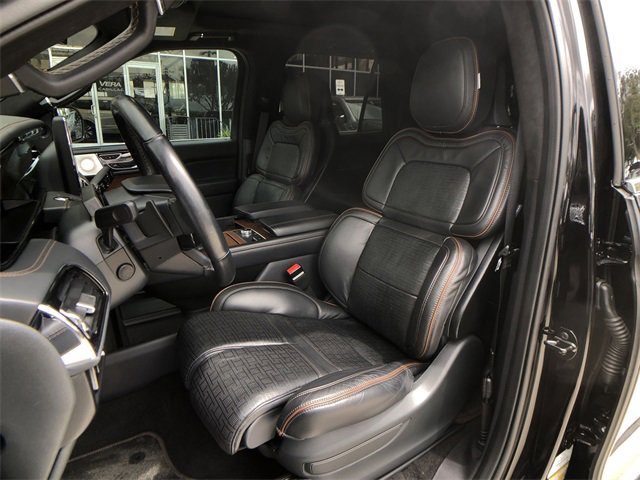 2024 Lincoln Navigator Black Label photo 2