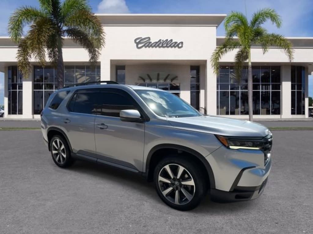 Used 2023 Honda Pilot 2WD Touring SUV