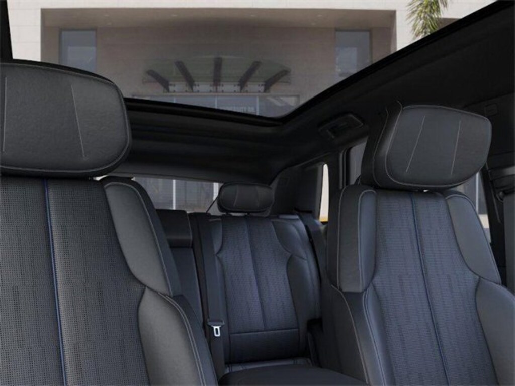 New 2026 CADILLAC LYRIQ Luxury SUV