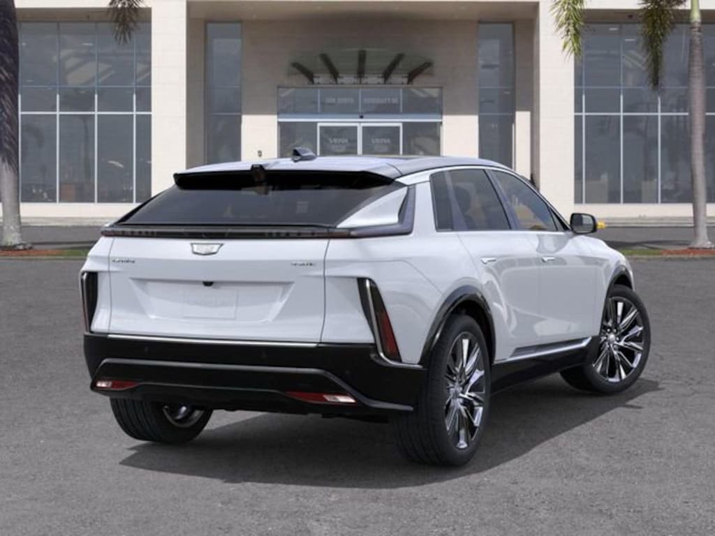 New 2026 CADILLAC LYRIQ Signature Luxury SUV