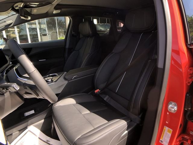 2025 Cadillac OPTIQ Sport 2 - Photo 19