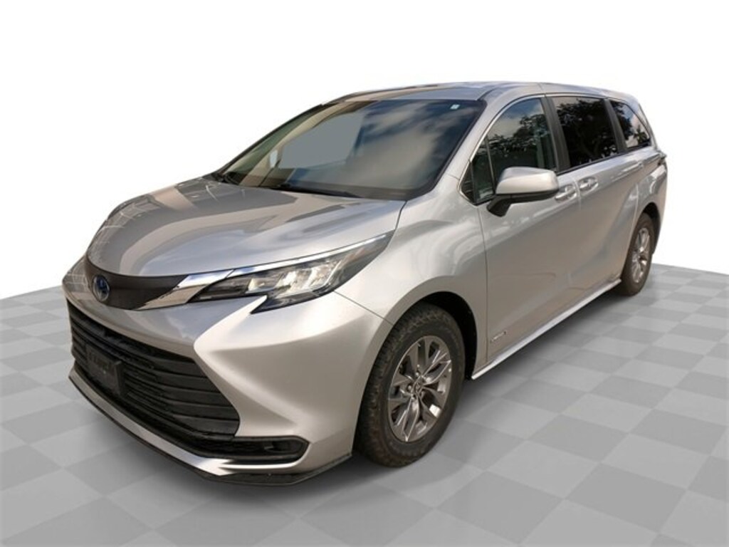 Used 2021 Toyota Sienna LE