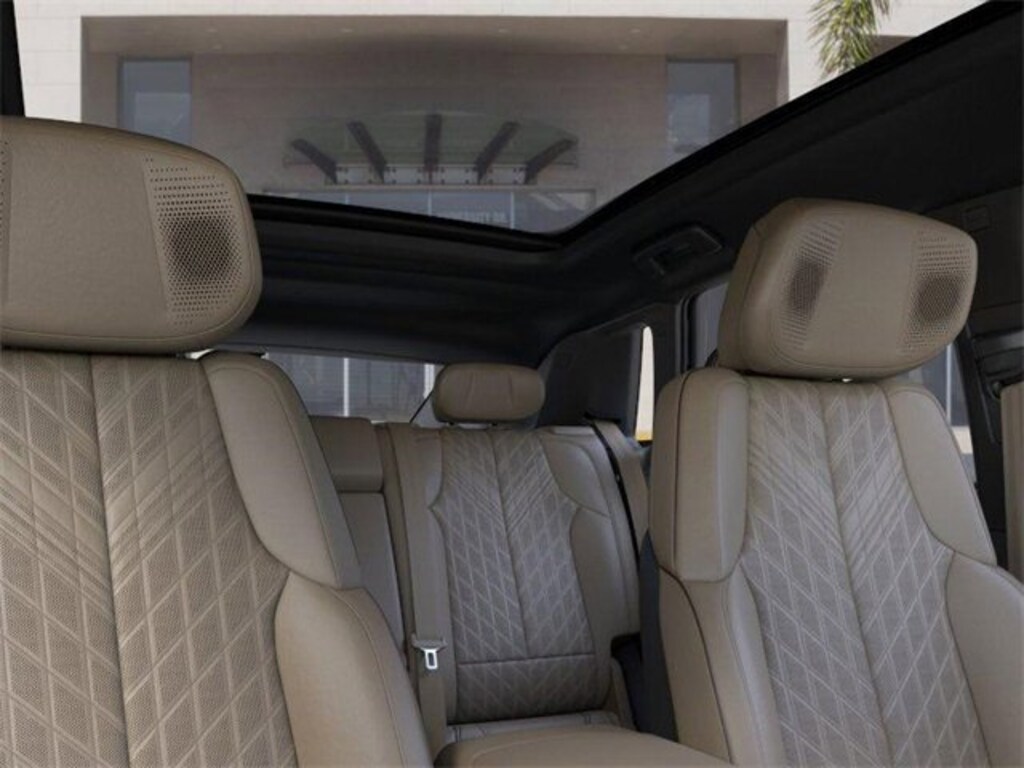 New 2026 CADILLAC LYRIQ Signature Luxury SUV