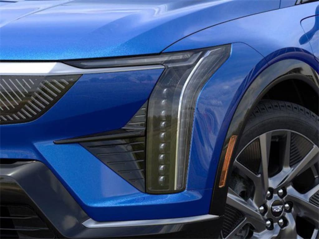 New 2025 CADILLAC OPTIQ Luxury 2 SUV