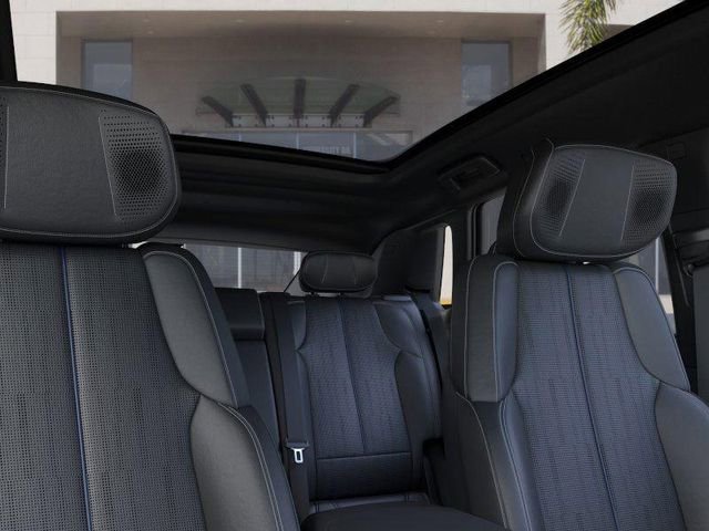2025 Cadillac LYRIQ Luxury 3 - Photo 24