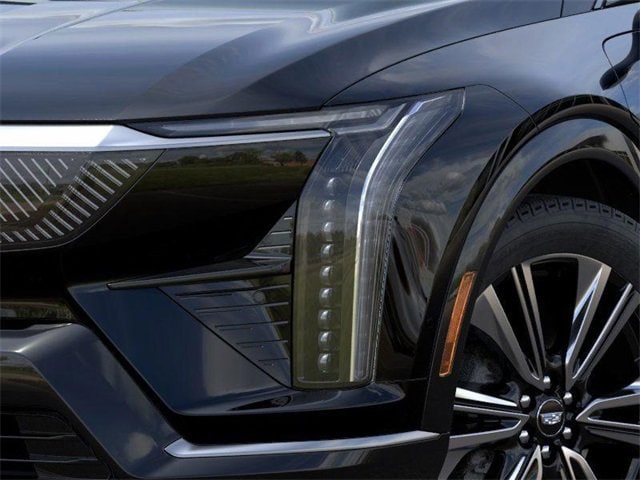 2025 Cadillac OPTIQ Luxury 2's photo