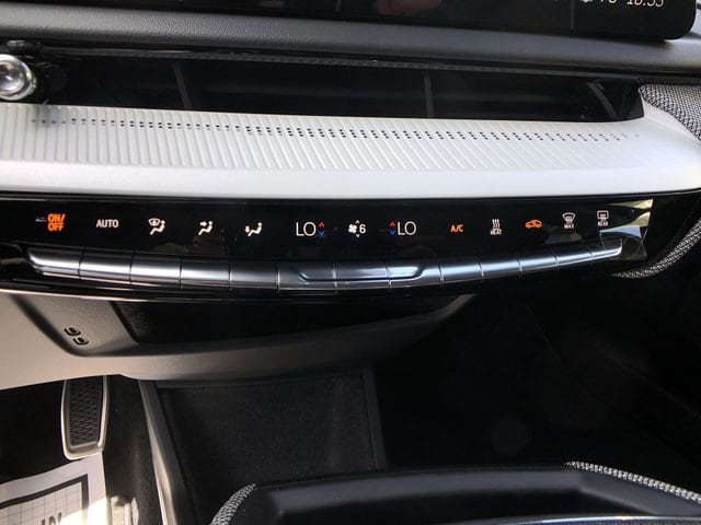 2025 Cadillac OPTIQ Sport 2 - Photo 27