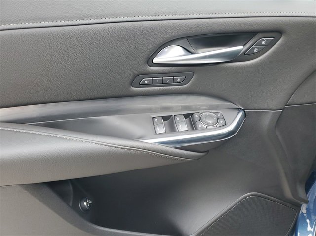 2024 Cadillac XT4 Premium Luxury photo 3