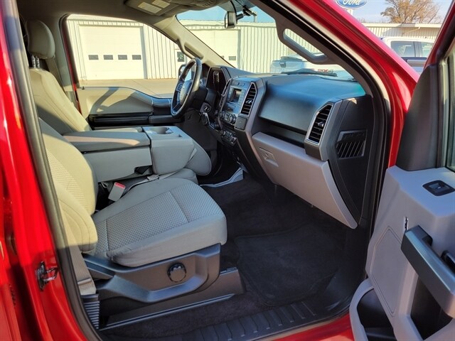 2016 Ford F-150 XLT photo 3