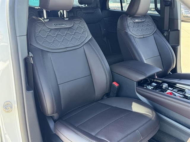 2026 Ford Explorer Platinum - Photo 27