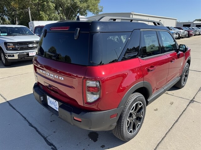2025 Ford Bronco Sport Outer Banks photo 2